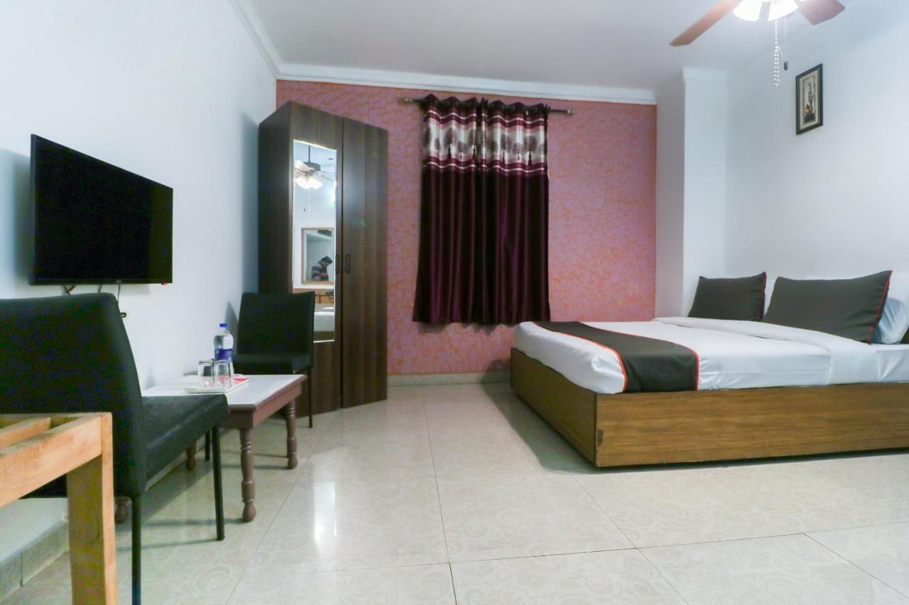 Oyo 13365 Hotel Teg Royal Amritsar Buitenkant foto