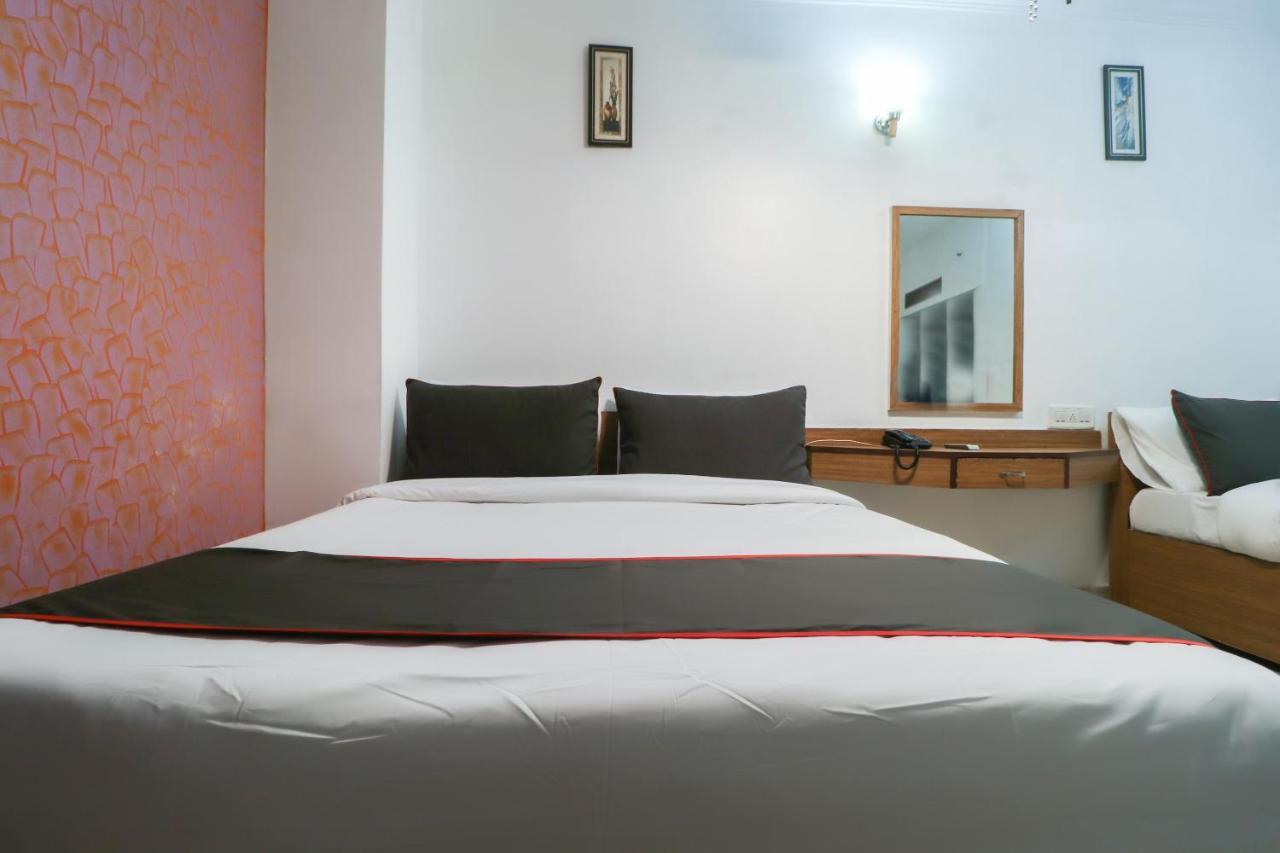Oyo 13365 Hotel Teg Royal Amritsar Buitenkant foto