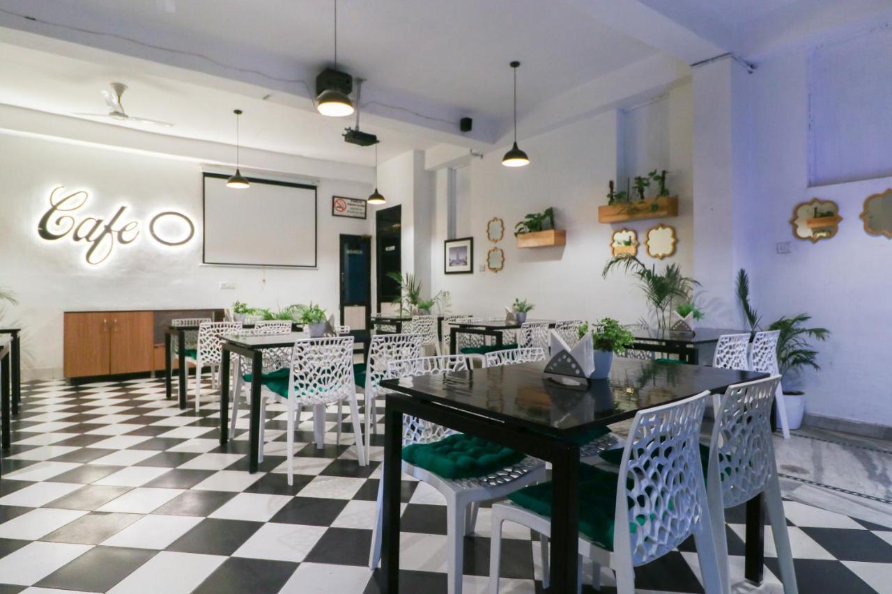 Oyo 13365 Hotel Teg Royal Amritsar Buitenkant foto