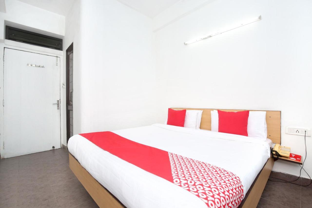 Oyo 13365 Hotel Teg Royal Amritsar Buitenkant foto